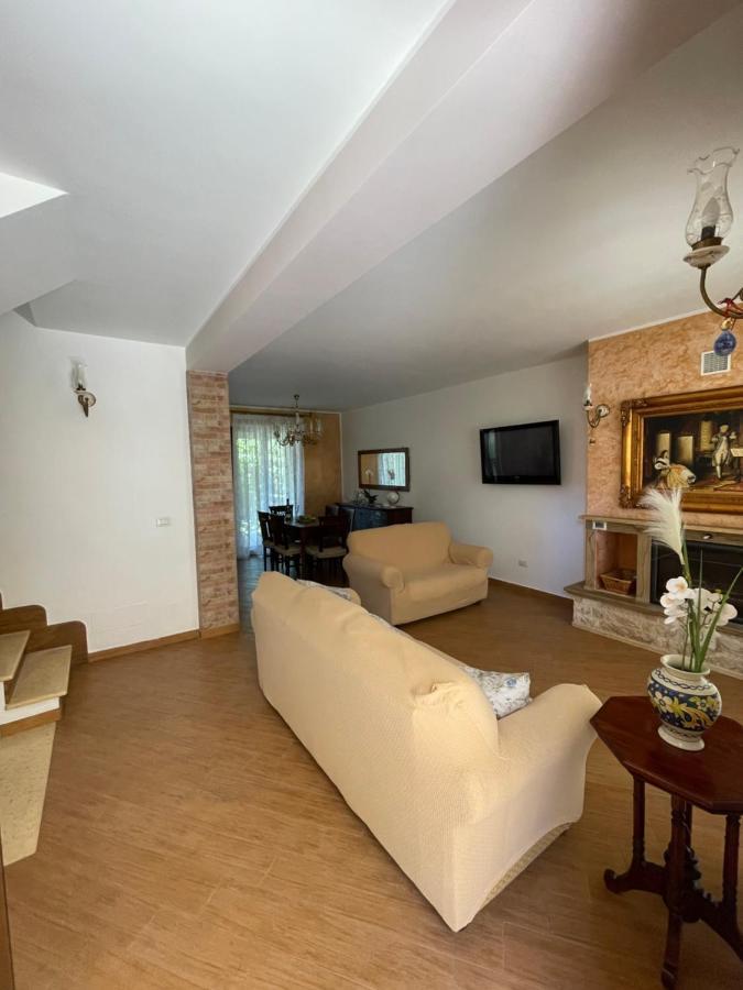 Villetta Climene Apartment Giardini-Naxos Buitenkant foto