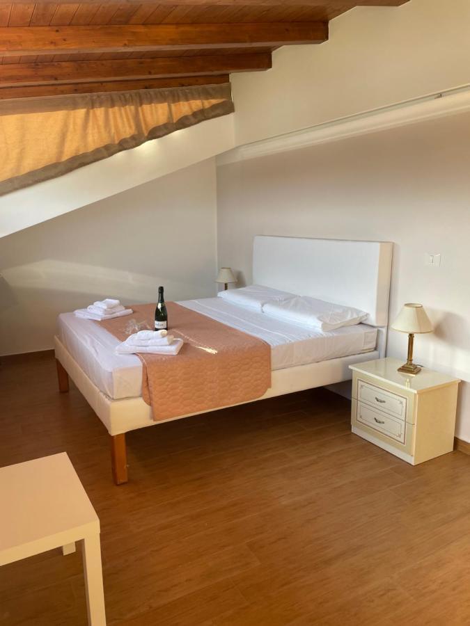 Villetta Climene Apartment Giardini-Naxos Buitenkant foto